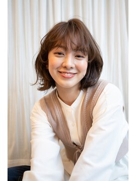 マグノリア オモテサンドウ(MAGNOLiA Omotesando) 軽やかなくびれレイヤーボブルフ・・・HINATA