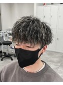 ツイストパーマ、金メッシュ