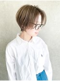 オリーブカラー×軽めショート