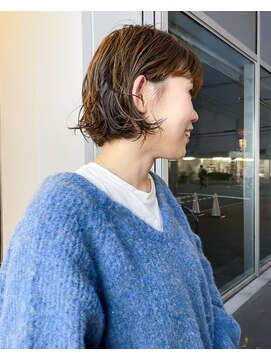 カフ(CAF) CAF 照下 小顔に見せるヘア パーマ ボブ 大阪