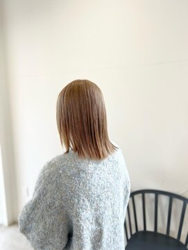 ヒュー(HUE) 似合わせカット/メルティカラー/くすみベージュ