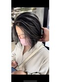 レイヤーボブハイライトブリーチレイヤーハイトーングレージュ