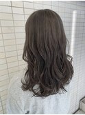 寒色すぎない柔らかさのあるグレージュカラー◎