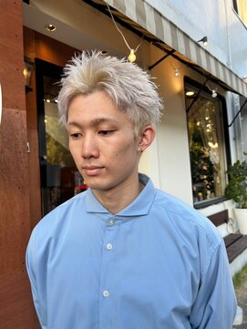 エディ(Edy) スパイキーショートケアブリーチダブルカラーホワイトベージュ