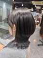 ムーア(MUA) くびれでスッキリ外ハネミディアム