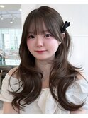 フェミニン前髪顔周りぱっつんハイレイヤーフォワードスタイルt