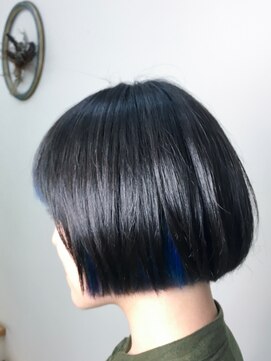 アッカ(acca) 資生堂カラーミューズブルー@前下がりボブ