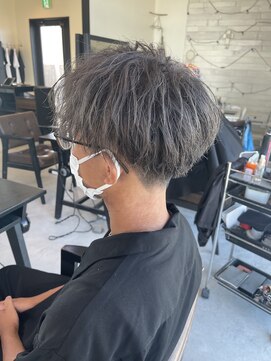 シリー(SILLY) モノトーングレージュアップバングマッシュ