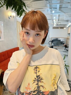 ヒュージ 三軒茶屋(huge) タイトな外ハネボブ_ミディアム_ショートカット_20代30代40代