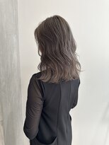 ヨーク(YOKE)&nbsp;YOKE ミルクティーアッシュグレージュ外ハネボブ伸ばしかけロブ