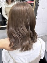 リア(riah)&nbsp;ダブルカラーミルクティーベージュレイヤーカット韓国ヘア