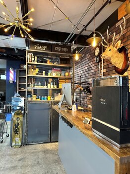 ヘアー ワーク ショップ タイムレス(HAIR WORK SHOP TIMELESS)の写真/こだわりのインテリアと世界観を表現した店内でとっておきのサロンタイムをお過ごしいただけます☆