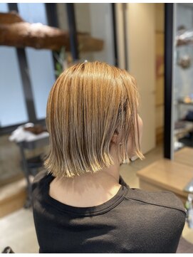 ニーイチイチ(211) ハイライトベージュ