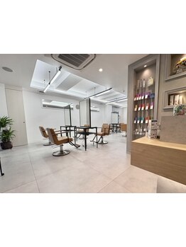 10/1リニューアルOPEN★髪も心もリフレッシュ♪高い技術力と豊富な知識で、あなたの髪のお悩みを解決◎