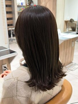 オリ 仙台(Oli) 着物ヘア/ダークアッシュ/ミディアムレイヤーカット