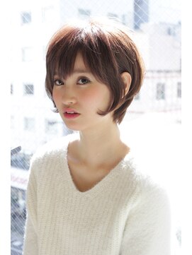 レウナ 外苑前(Reuna) トップふんわり耳かけショートボブ【外苑前・青山・表参道】