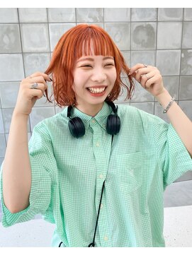 トゥコ(tuco) ダブルカラー　オレンジカラー　ボブ