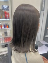 テテ(TETE) 切りっぱなしロブ/グレージュカラー