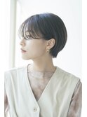暗髪×束感ショート×小顔矯正立体カット×シースルーバング