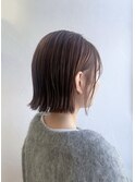切りっぱなしボブ　モーブベージュ