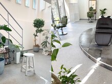 アナザーユー 新中野(Another you)の雰囲気（広々した店内でおくつろぎください。<プライベートサロン>）