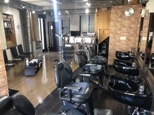 カズヘア 段原店(Kazu Hair)の雰囲気（店内）
