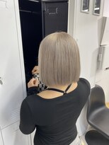 ペレ 渋谷(PELE)&nbsp;イメチェン/ホワイトブロンド/外ハネボブ/美髪/渋谷