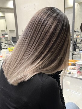 ヨロ 渋谷(YOLO) 韓国ヘアーハッシュカットレイヤーカットハイライトカラー