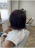 大人女性のくすみピンク