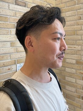 ピークアブー アヴェダ アトレ恵比寿(PEEK-A-BOO AVEDA) ビジネスマンショート くせ毛を活かしフェザーパーマ風 恵比寿