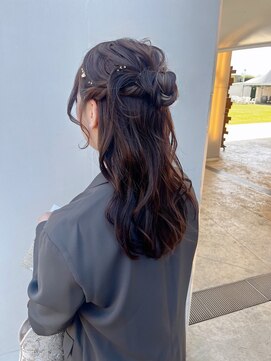 オブヘアージユウガオカ(Of HAIR Jiyugaoka) 【ハーフアップ】