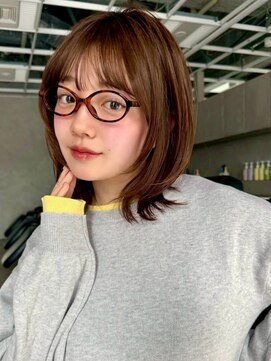 ヴェイン 渋谷(vain) ボブ 顔周りレイヤーカット 外ハネボブ 20代 ベージュカラー