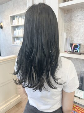 キャアリー(Caary) 福山市美容室Caary透明感たっぷり青みグレージュ暗めカラー