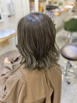 アルート 町田店(aroot) イルミナカラーでカーキグレー