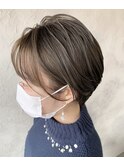オリーブベージュ