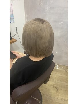 ロア 福岡天神本店(LORE) ミルクティーベージュ