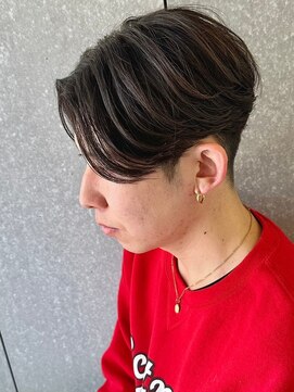 ヒュイル バイ ニアウ(Hwyl by Niau) メンズマッシュセンターパートスパイラルパーマニュアンスパーマ