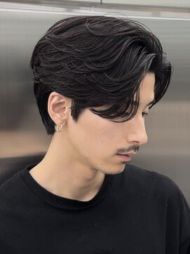 レタッチバイフィフス(RETOUCH by fifth) 毛流れセンターパートカルマヘアニュアンスパーマ