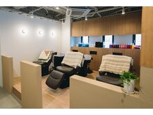 《1人のスタイリストが仕上げまで担当》