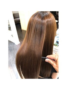 アーク(ARC+) 【一度で実感！】髪質改善トリートメント＋艶カラー