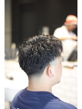 キングスマントーキョー 三鷹店(KINGSMAN TOKYO) センターパートパーマ