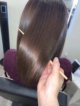 アールサロン アオヤマ(Rr SALON AOYAMA) しなやかミネコラ