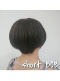 カーキグレージュショートボブ