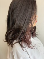 アウリィ(Aulii) 暗めカラー×ピンクイヤリングカラー