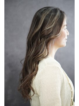 ラルガ 黒崎(Raruga) ハイライトカラーミルクティーベージュレイヤーカット