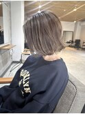 外はねボブ　ハイライトカラー　白髪ぼかし