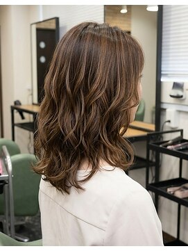 メロウ(Mellow) 動きのある大人ミディアム