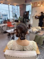 ヘアー アレス(hair ales) カチモリシニヨン
