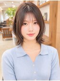ミディアムボブレイヤー前髪あり抜け感くびれシルエット