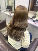 艶感たっぷりの“まろやかミルクティーベージュ”